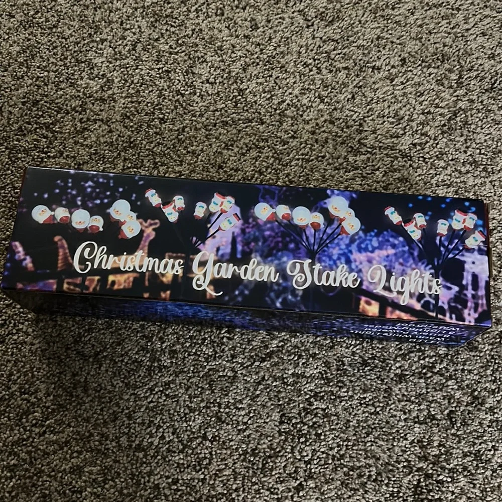 NWT Christmas garden lights.